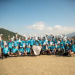 Em parceria com Plastic Bank, voluntários da Lord retiram plásticos da praia em mutirão de limpeza Iniciativa celebra acordo entre as instituições para retirada de 60 toneladas de plásticos das praias, o equivalente a 3 milhões de garrafas PET
